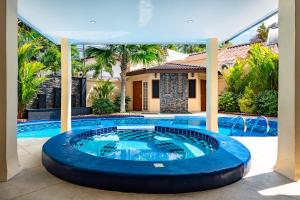 Luxury Pool Villa T1 near Walking Street 5BR 9 Persons