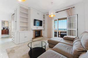 Panoramic sea views apartment