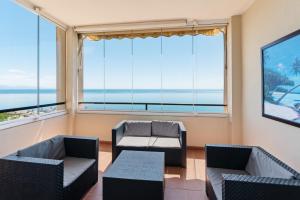 Panoramic sea views apartment