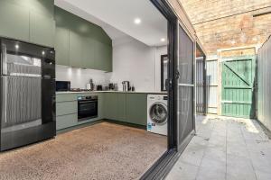 Charming 8 Person Home Near Harbour and Barangaroo