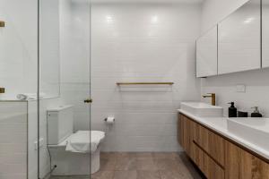 Charming 8 Person Home Near Harbour and Barangaroo