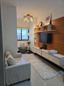 1 Bedroom Unit near IT Park with PS4 pool and gym use