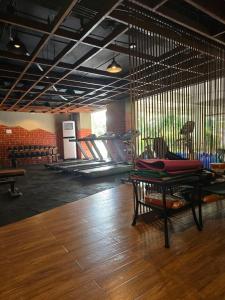 1 Bedroom Unit near IT Park with PS4 pool and gym use