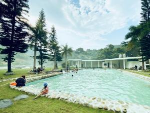 Khu du dịch khoáng nóng UVA