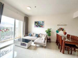 home stay the dragon castle