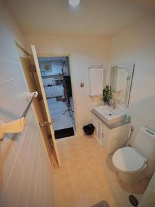 Condo In Bangkok With Pool and Garden