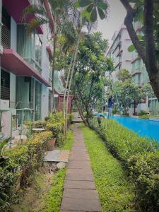Condo In Bangkok With Pool and Garden