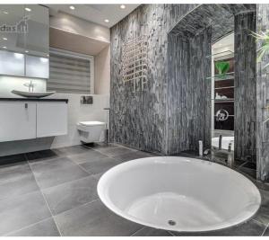 B&M Romantic room Self check-in - 3hvězdičkové hotely ve městě Vilnius