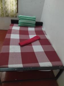 TrincoRed Guest & Hostel - Hostels, Trincomalee