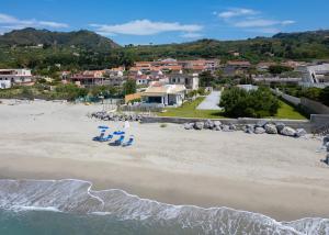 VILLA EOLIA Sicily beachfront apartments