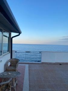 Appartamento con terrazzo sul mare Teocle