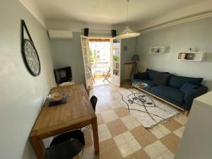 Bright and spacious 1 bedroom apartment with sofa bed in living room , French Riviera