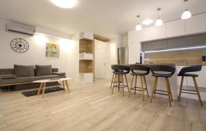 2 Bedroom Lovely Apartment In Zadar