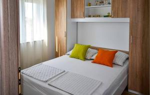 Nice Apartment In Vir With Wifi