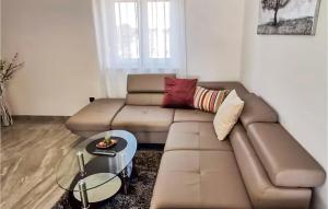 Nice Apartment In Vir With Wifi