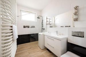 Gocław Urban Chic Apartment by BookingHost