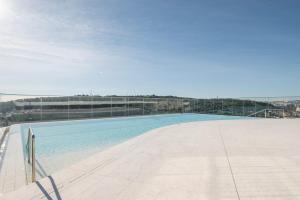 Cascais - 1 bedroom and shared pool in Campolide - Hôtels 4 étoiles à Lisbonne