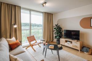 Cascais - 1 bedroom and shared pool in Campolide