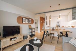 Cascais - 1 bedroom and shared pool in Campolide