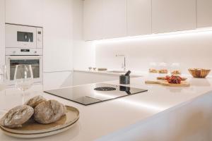 Cascais - 1 bedroom and shared pool in Campolide