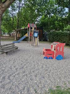 Campings mobil-home 6 personnes chez maylia : photos des chambres