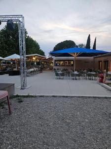 Campings mobil-home 6 personnes chez maylia : photos des chambres