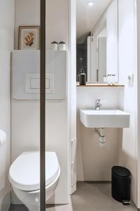 Stylish Studio with Balcony, Near Tilburg Station