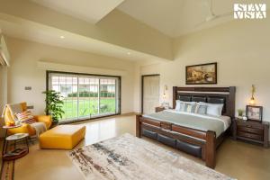 StayVista at La Palm Sisily - Pool, Wi-Fi