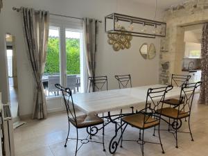 Villas Villa avec piscine et salle de sport : photos des chambres