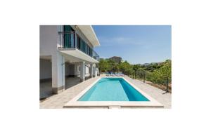 Beautiful Apartment In Omis