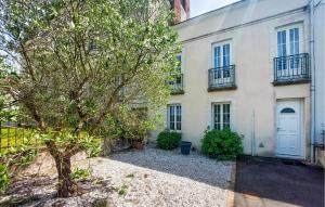 Maisons de vacances 4 Bedroom Awesome Home In Paimboeuf : photos des chambres
