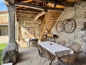 Vila Kobdilj 1835 - Unique Stay in Karst Stone Villa