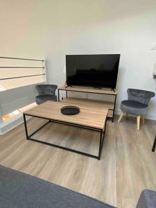 Appartements 3 pieces silencieux plein centre parking clim patio : photos des chambres