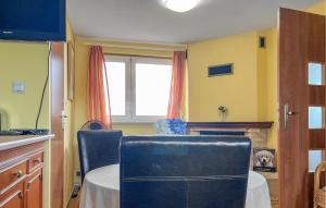 1 Bedroom Awesome Home In Nowe Warpno