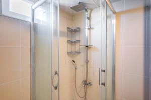 Heart of the city with unique views of the sea.