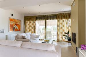 La Casa Rosa Seaside Getaway