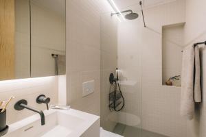 Galapos - 2 bedrooms and parking in Santo António