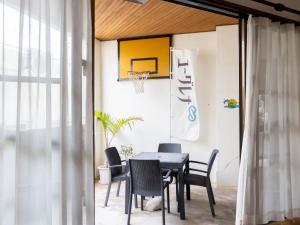 石垣島グループの宿 2216 にじいろ ユーグレナモール内