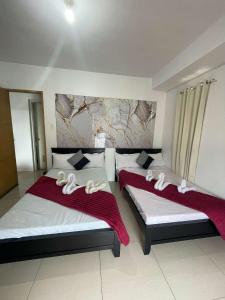 1158-2Br 6beds 2 extra mattress 2-sofa