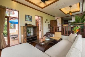 BlueBell Tropical Oceanview Villa