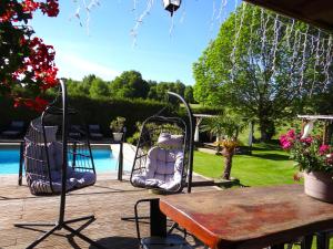 Maisons d'hotes La maison de Gilbert Jacuzzi Piscine chauffee : photos des chambres