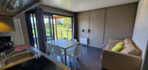 Campings Camping 3 etoiles - Piscine - ccbadc0 : photos des chambres