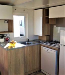 Campings Camping 3 etoiles - Parc aquatique - ccaehgc : photos des chambres
