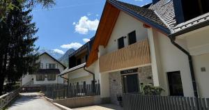 Vila Mojca SKI IN&OUT - Apartmaji Lena