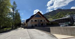 Vila Mojca SKI IN&OUT - Apartmaji Lena