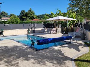 Villas Villa des Oliviers Sublime villa avec piscine chauffee et privee et baby foot : photos des chambres