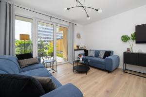 Miedziana 6 & 18 Apartment with FREE GARAGE Wrocław by Renters