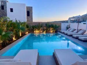 Mykonos Dot Suites