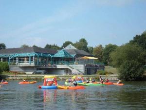 Maisons de vacances Camping 3 etoiles - Piscine - eehafa : photos des chambres