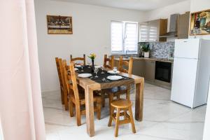 Charming Vrsi Croatia Apartment with Pool and Mountain Views